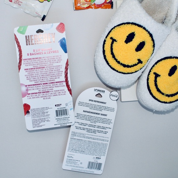 HERSHEY + LIP SMAKERS Coca-Cola 8 Piece Lip Balm Party Pack 16 TOTAL - Picture 5 of 5